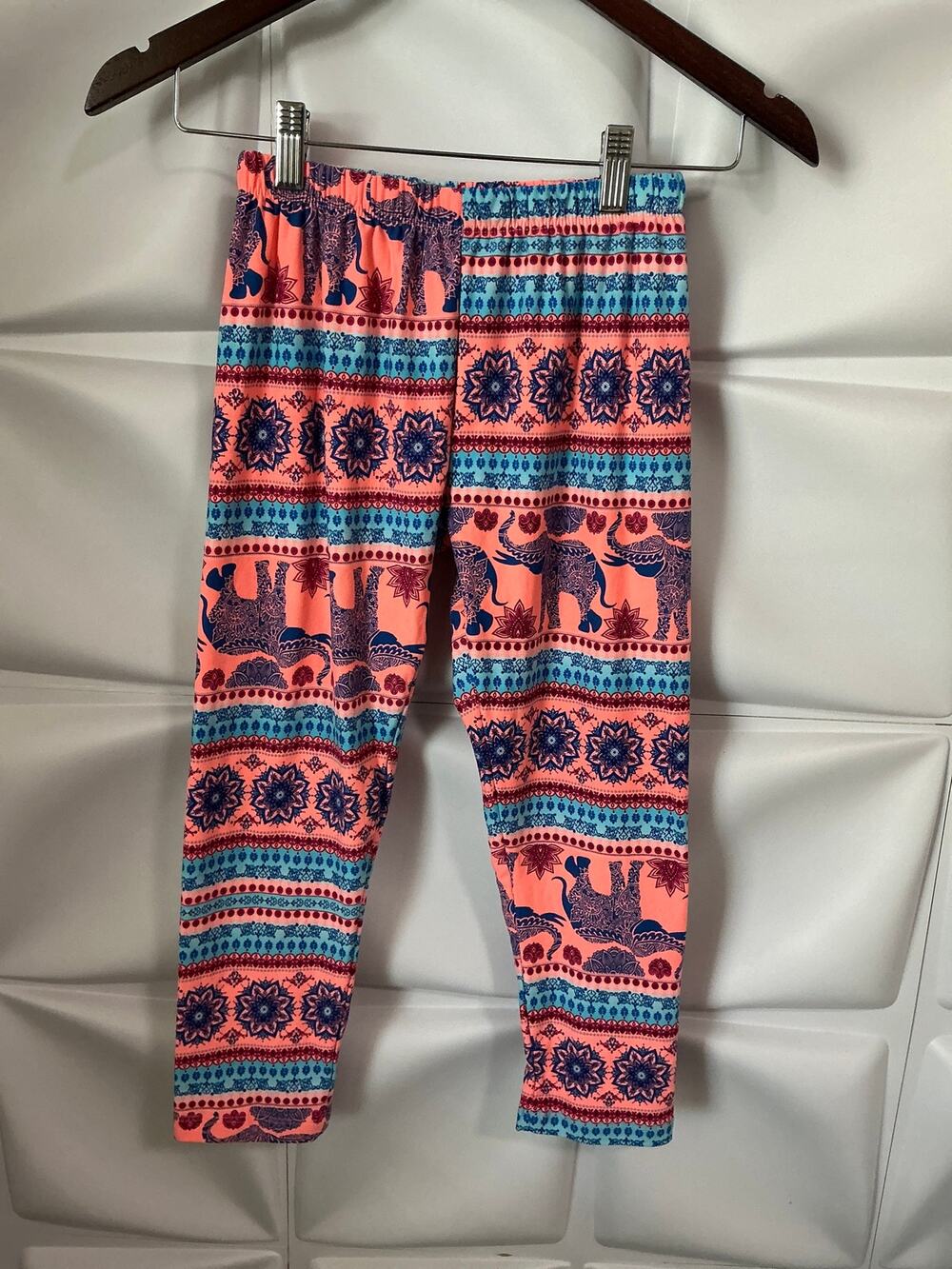 No Boundaries Coral Pink Blue Elephant Printed Leggings Junior's Size Small 3-5